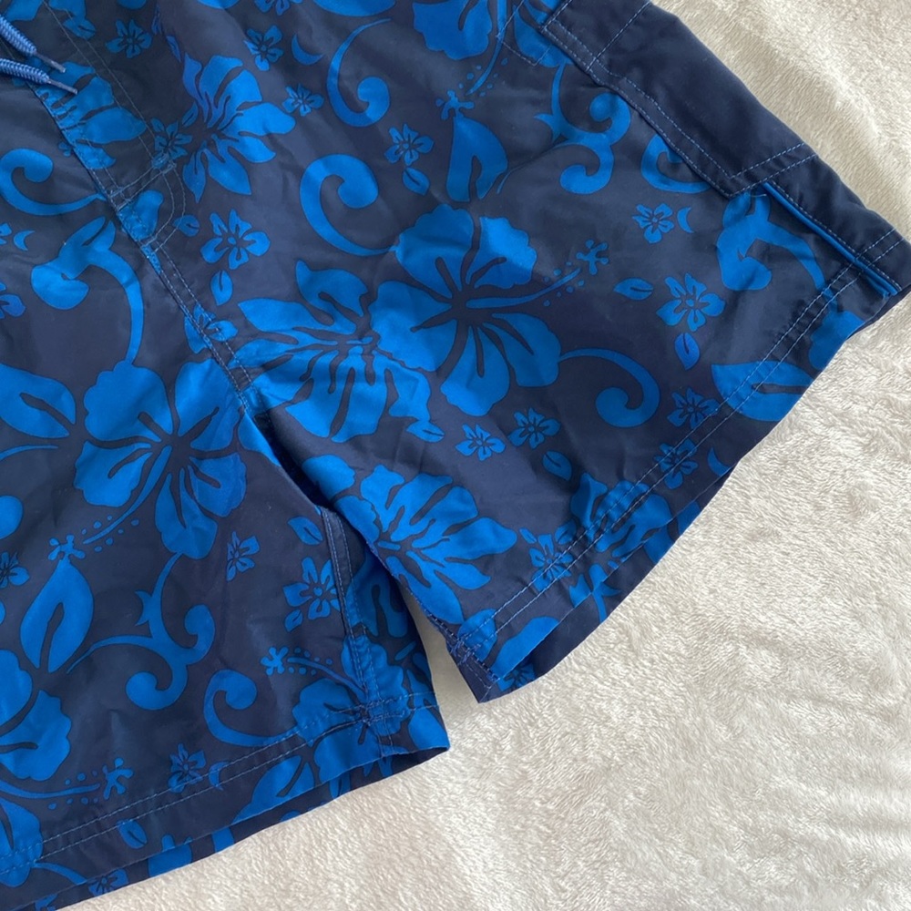 Blue and navy hibiscus print swimming trunks - Picture 3 of 15